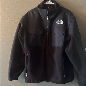 The North Face Men's Black Salinas Jacket